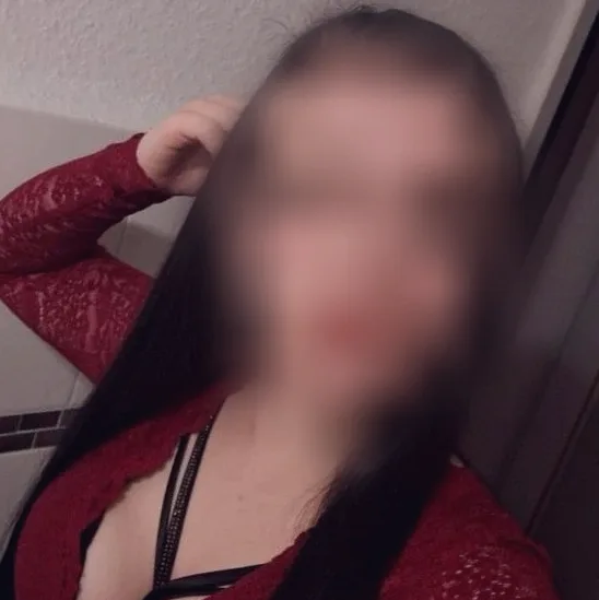 Annika, 24