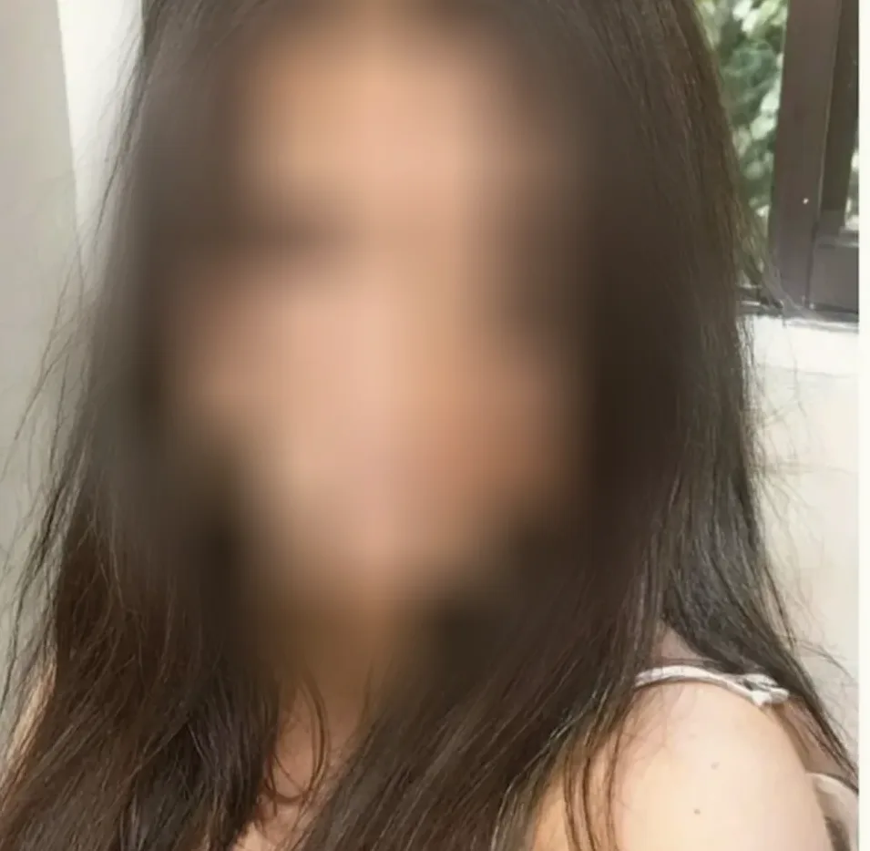 Isabell, 21