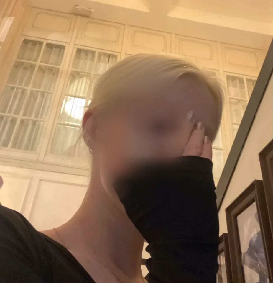 Juliane, 24