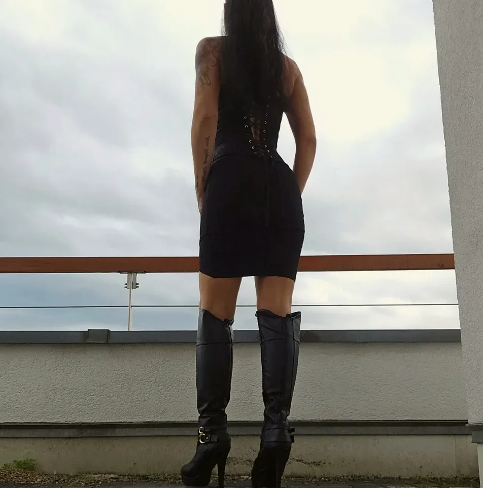 Lotta, 35