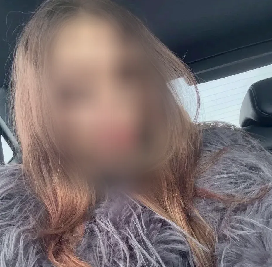 Manuela, 19